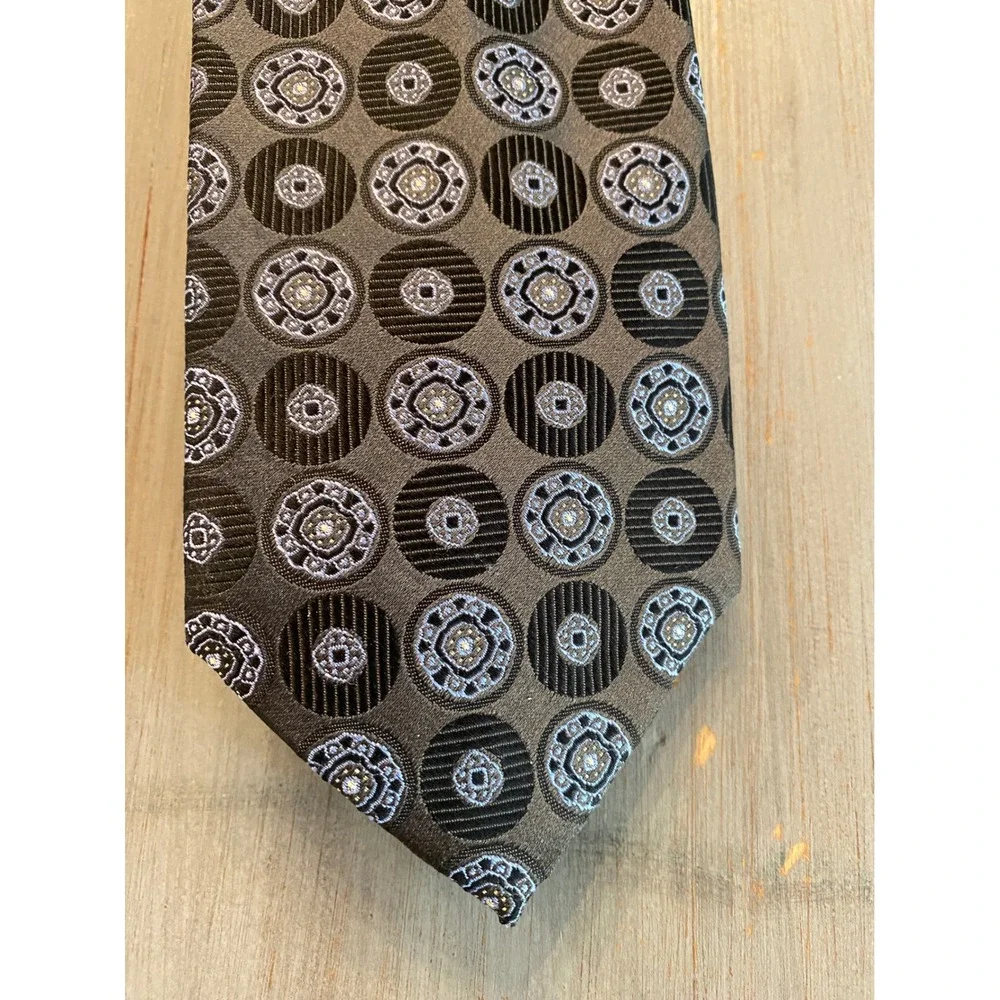 Jos A Bank Signature Collection Silk Tie Gray/Black/Blue Geometric Medallion